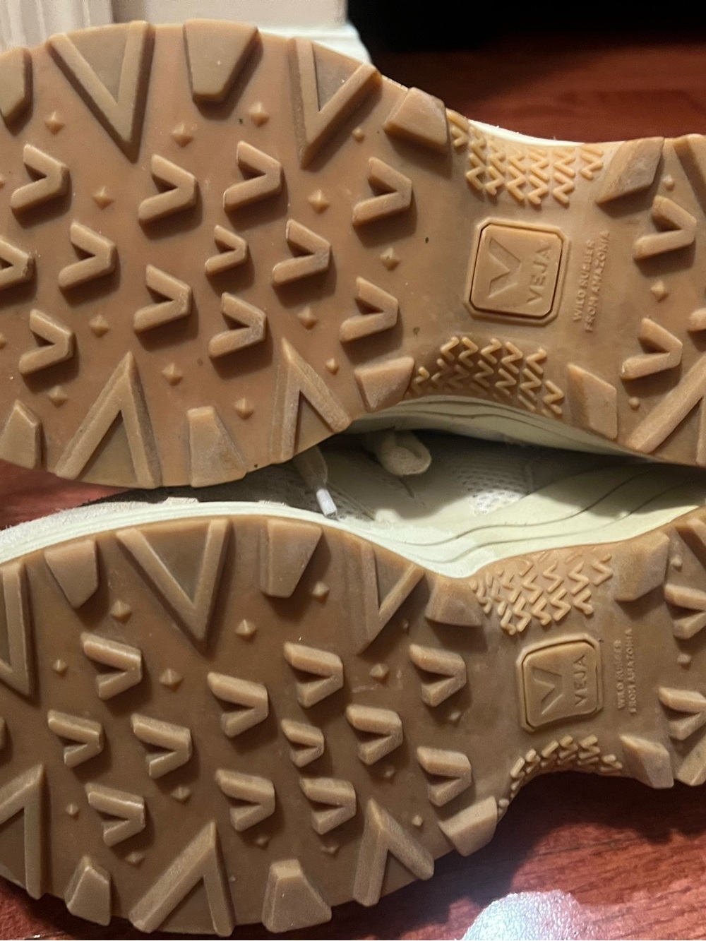 Women's Veja Sneakers - Picture 3 of 4